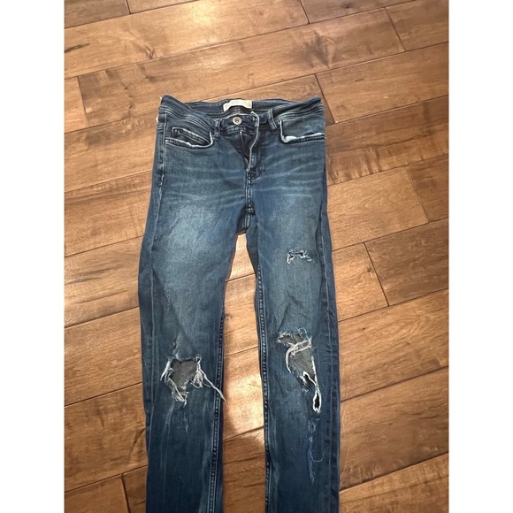 Zara‎ Basic Ripped Distressed Jeans Dark Wash Denim Blue Jeans Size 6 - Picture 3 of 5